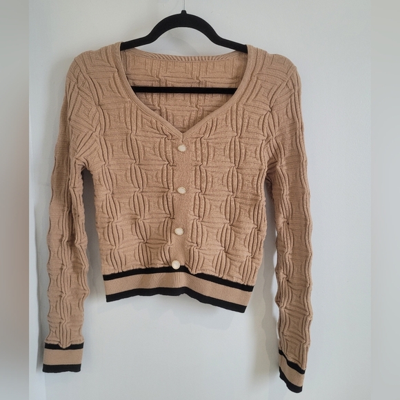NWOT- Womens Beige And Black Sweater- Large - Picture 4 of 6